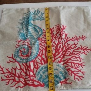 Zippered pillow cover